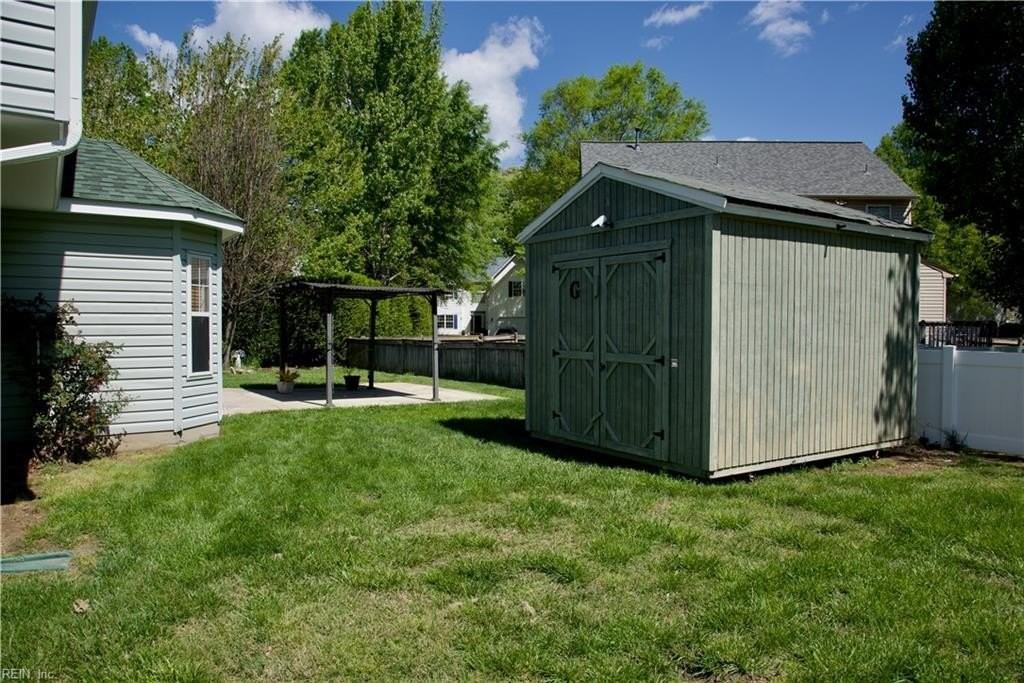 6703 Chambers Ln - Photo 6 of 33