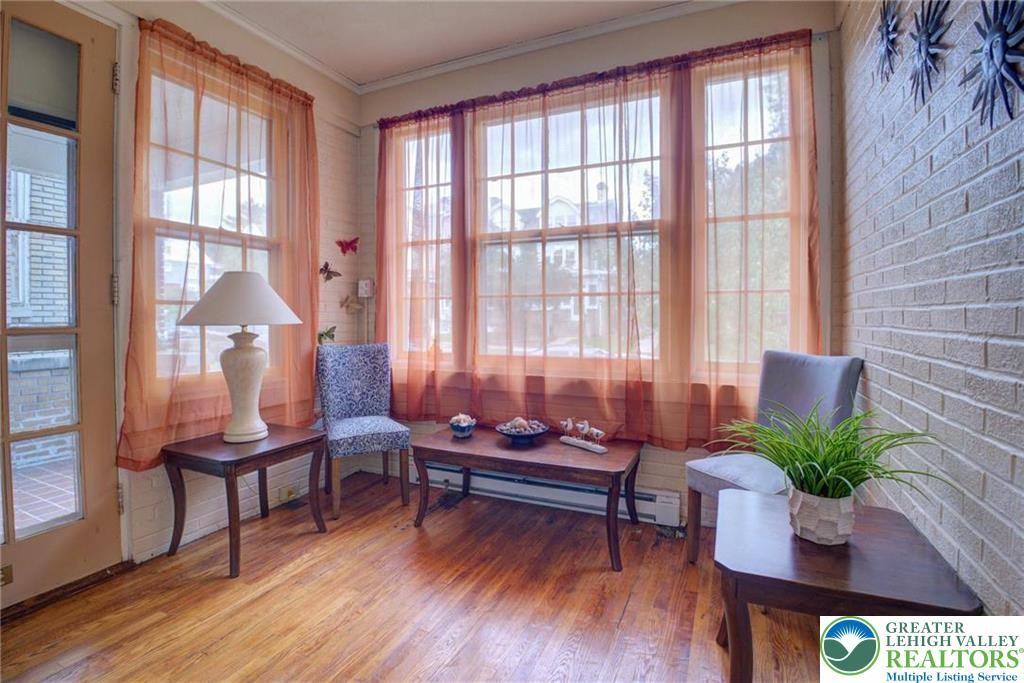 214 N 16th St ##1 - Photo 3 of 22