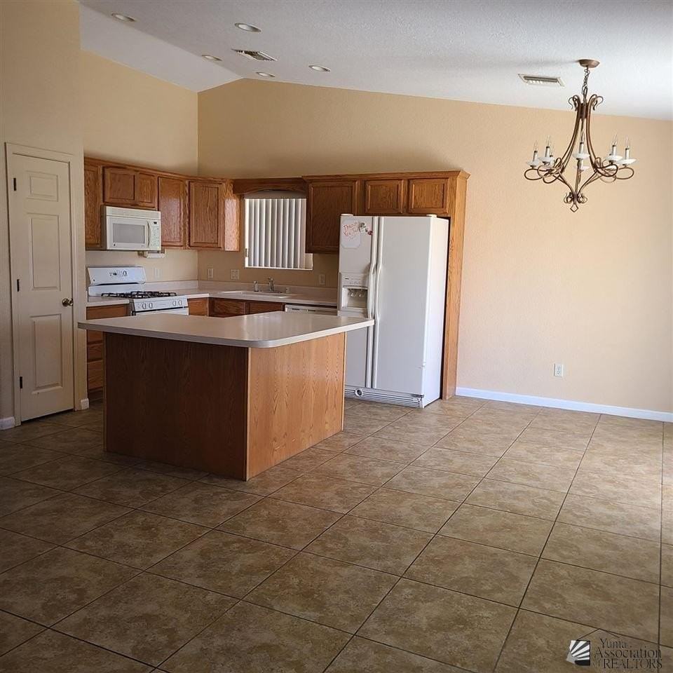 11205 E 25 ST 11205 E. 25th Street - Photo 2 of 26