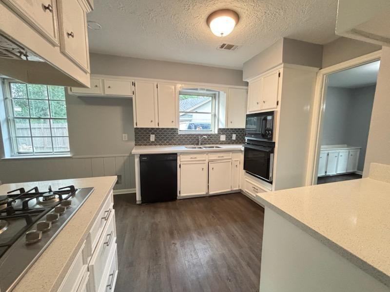 8231 Roebourne Ln - Photo 4 of 24