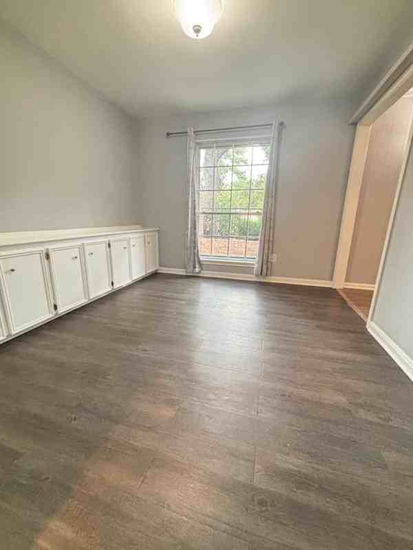 8231 Roebourne Ln - Photo 7 of 24