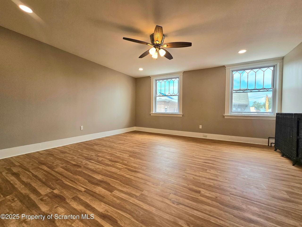 218 South Franklin Street - Photo 2 of 34