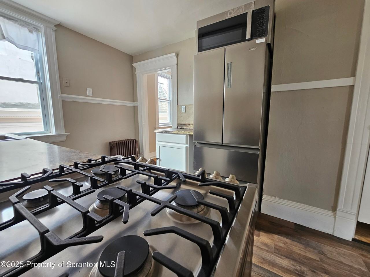 218 South Franklin Street - Photo 7 of 34