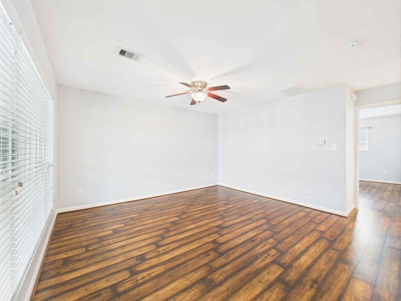 5333 Richmond Ave - Photo 4 of 22