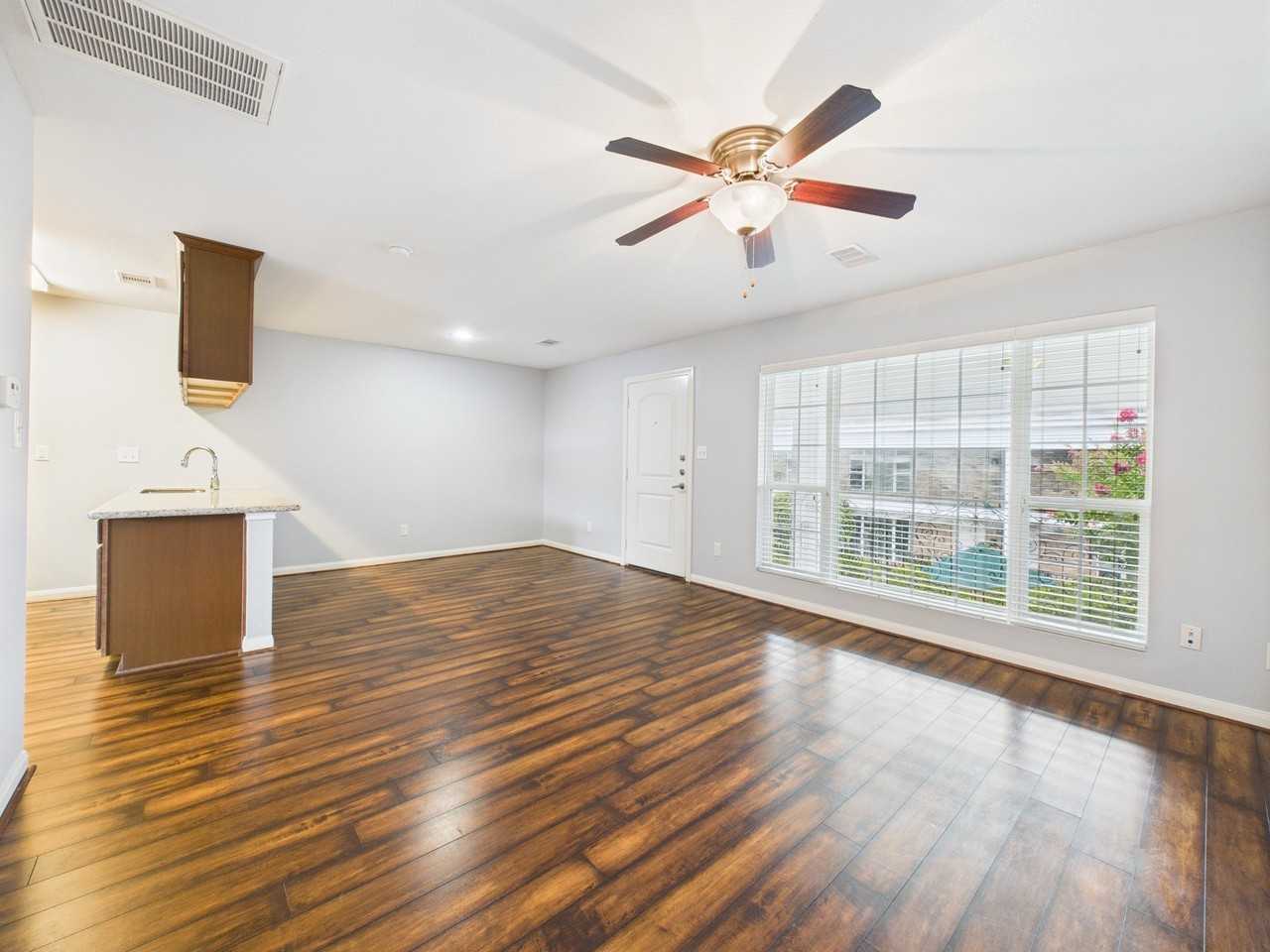 5333 Richmond Ave - Photo 6 of 22