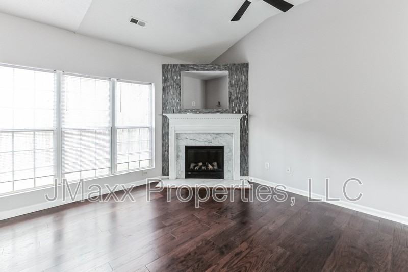 3690 Brookwood Blvd - Photo 3 of 15