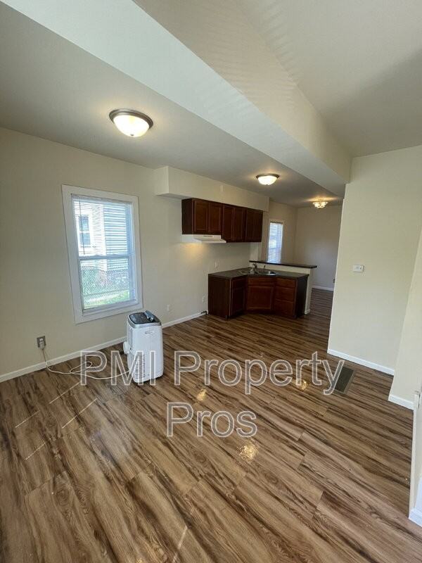 1612 N 40th St - Photo 3 of 5