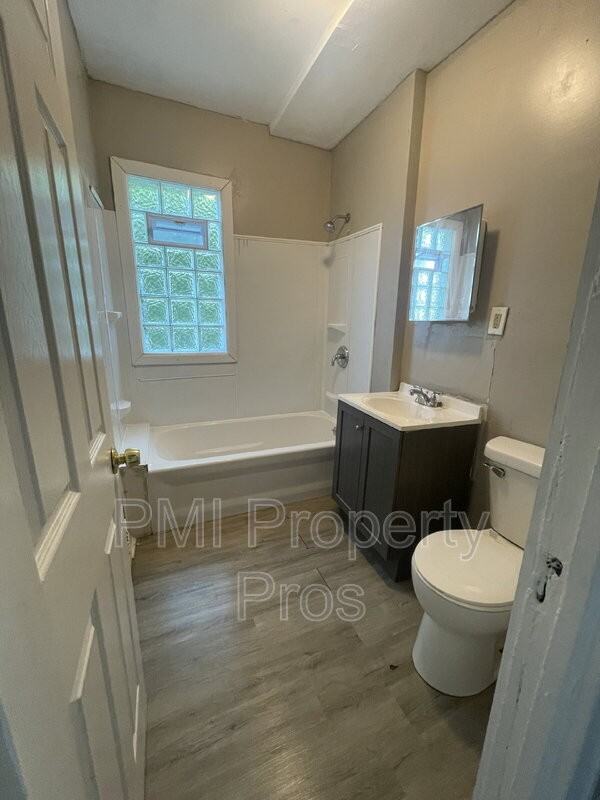2619 N 23rd St - Photo 6 of 8