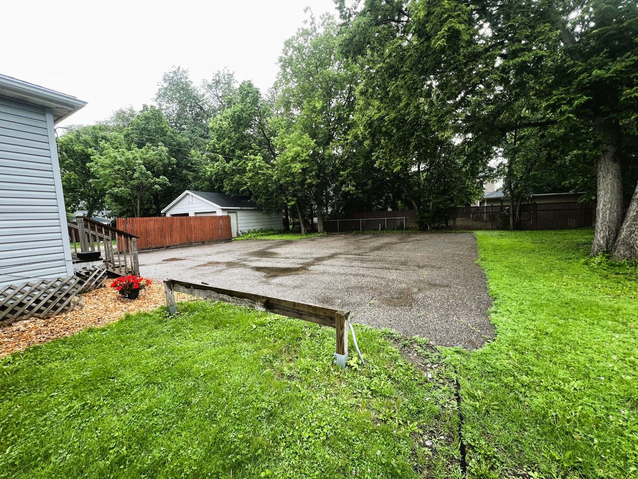 611 10Th St S - Photo 3 of 4