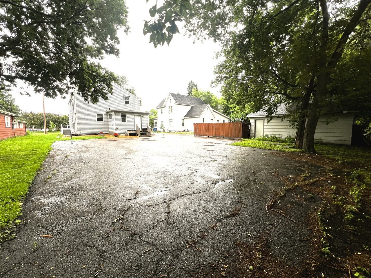 611 10Th St S - Photo 4 of 4