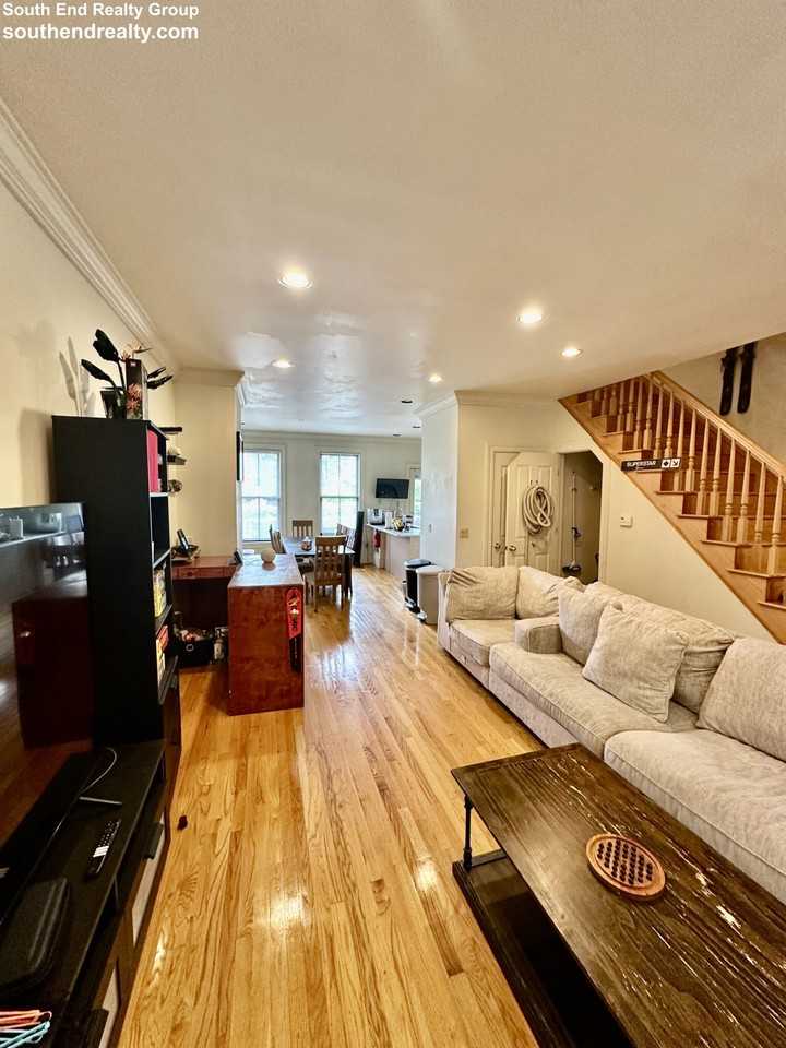 10 E Concord St - Photo 2 of 38