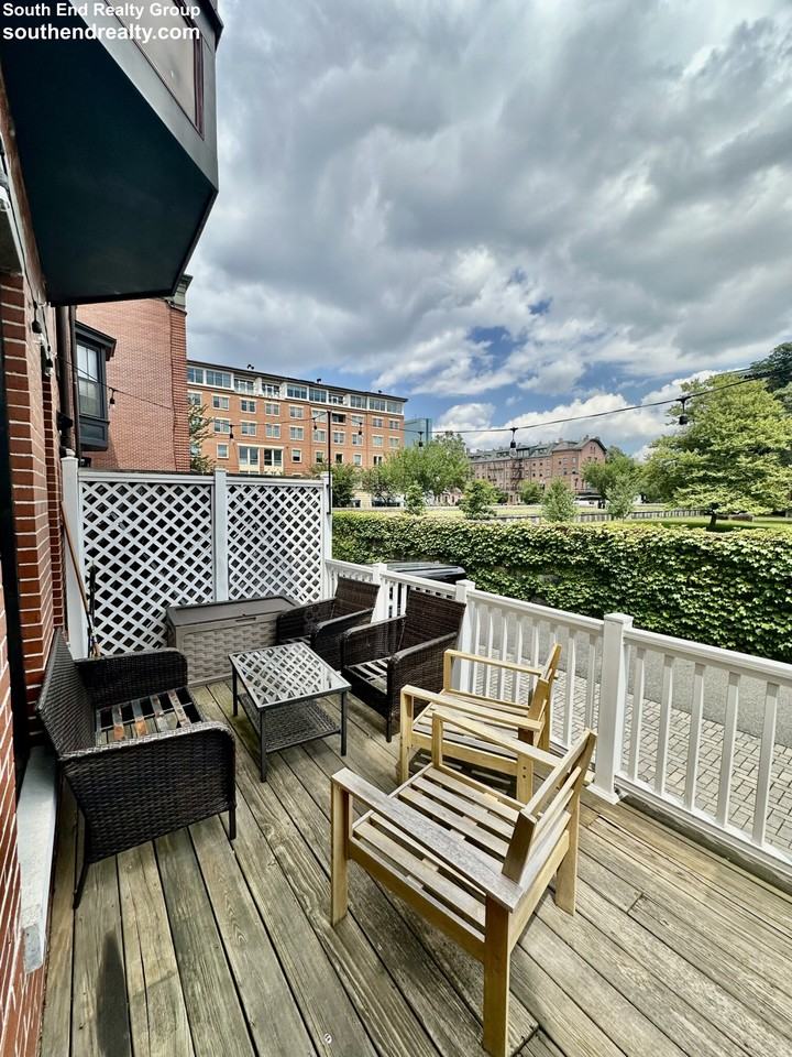 10 E Concord St - Photo 4 of 38