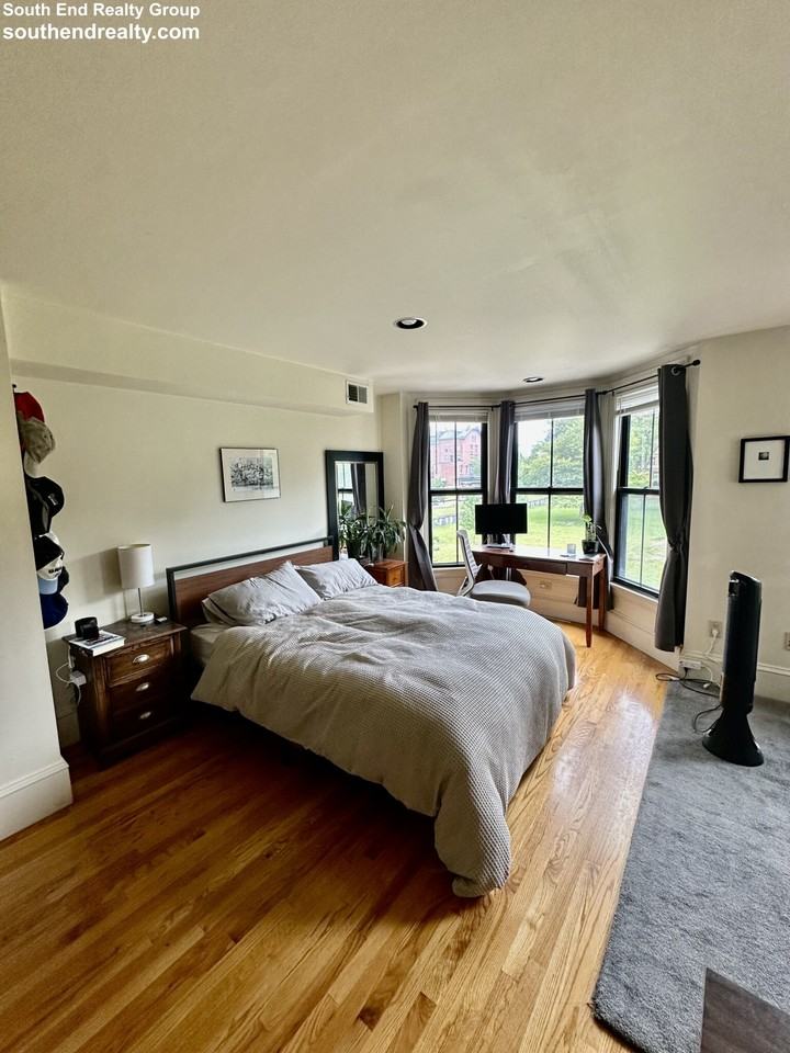10 E Concord St - Photo 6 of 38