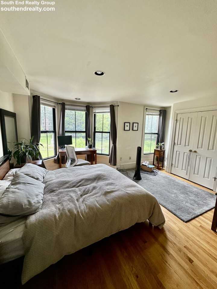 10 E Concord St - Photo 7 of 38
