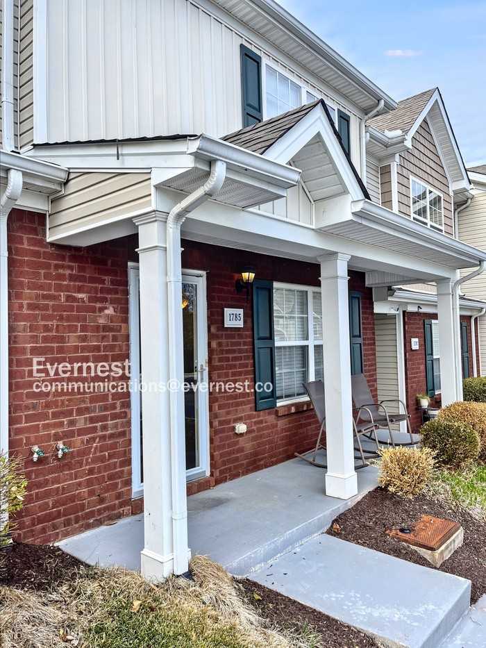 1785 Red Jacket Dr - Photo 2 of 19