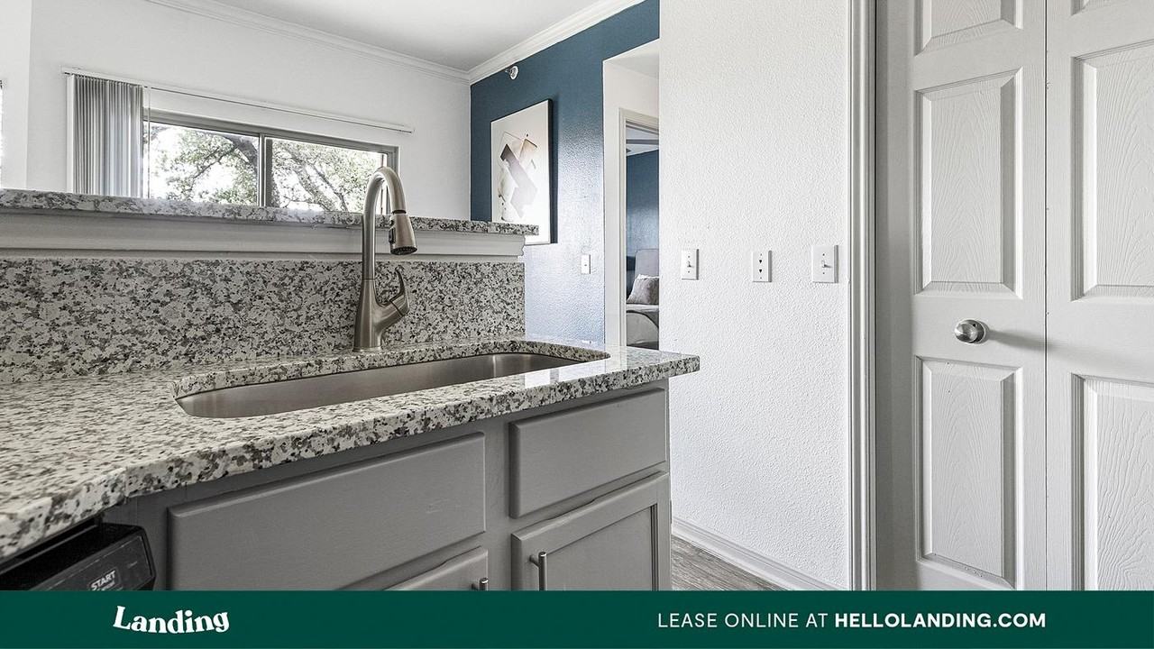 19275 Stone Oak Pkwy - Photo 4 of 50