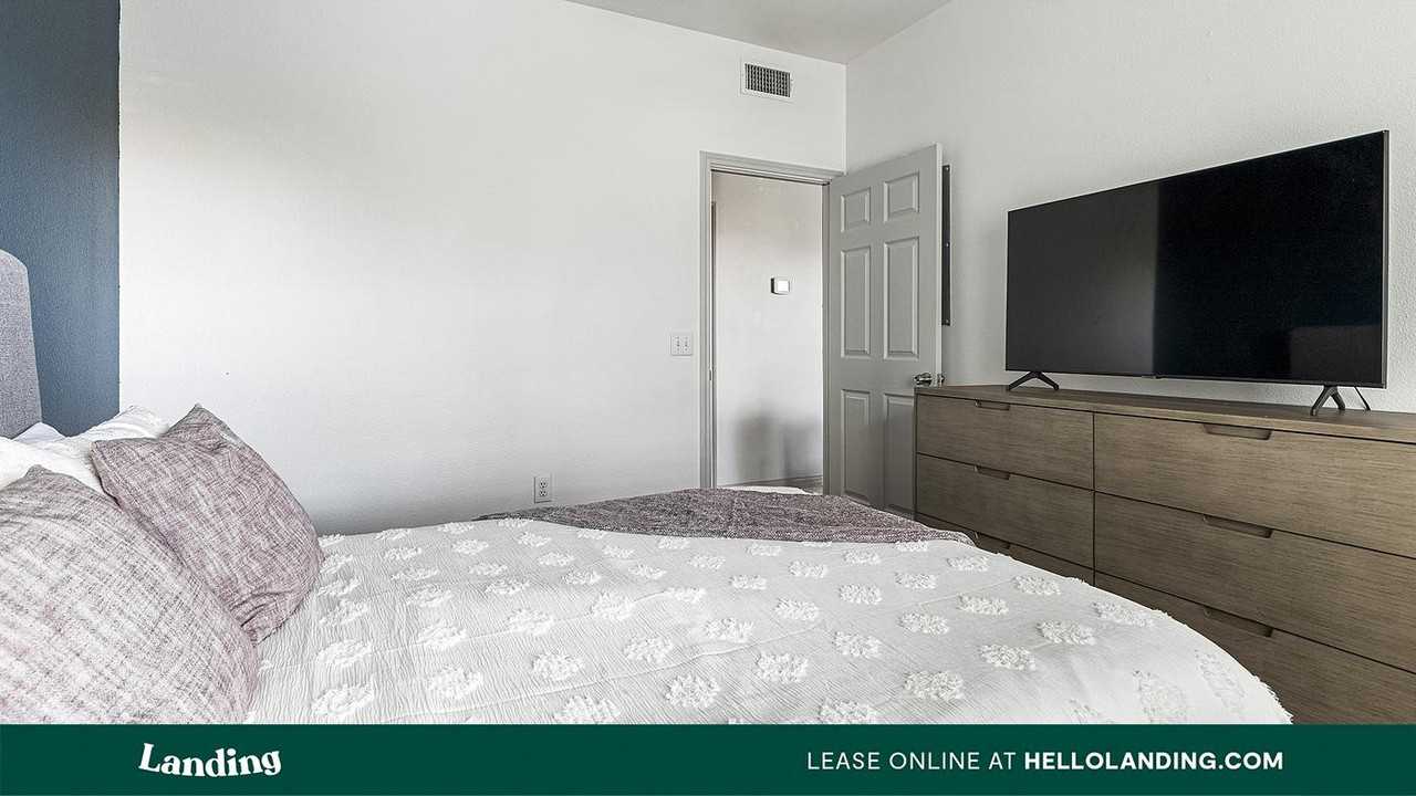 19275 Stone Oak Pkwy - Photo 5 of 50