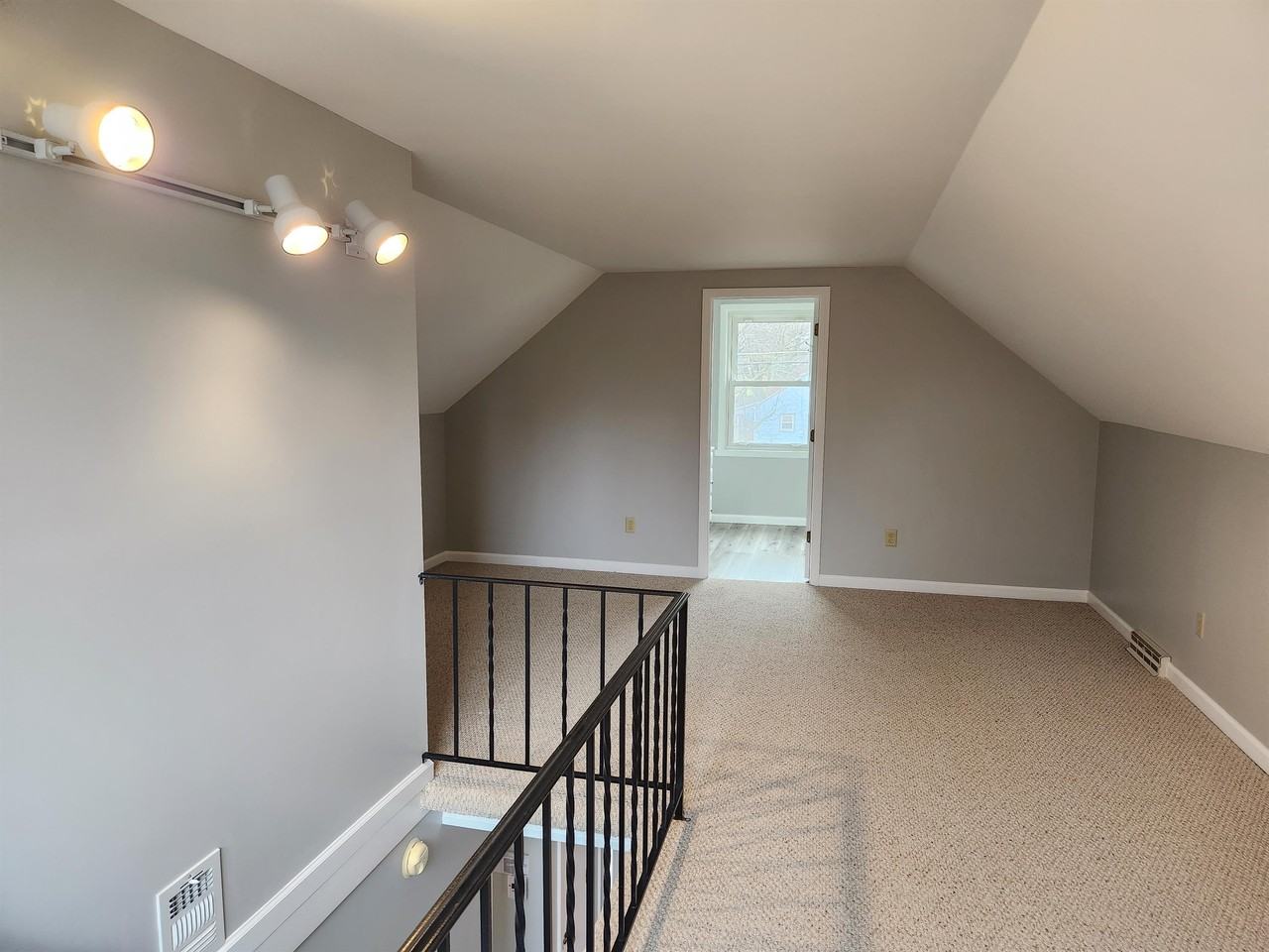 124 Washington Blvd - Photo 2 of 26