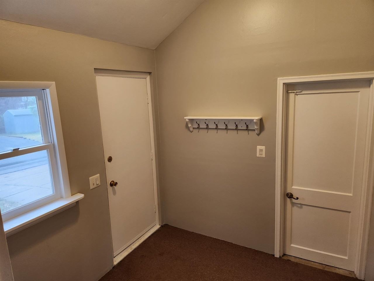 124 Washington Blvd - Photo 3 of 26
