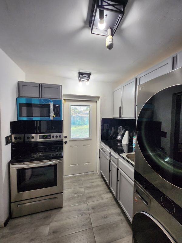 213 Sw 2nd Ct - Photo 6 of 7