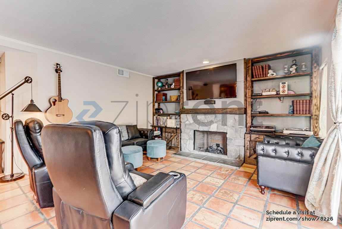 40050 Spinning Wheel Dr - Photo 5 of 20