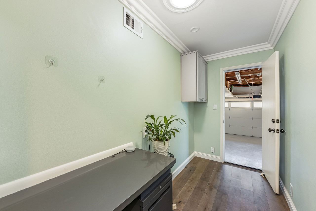 685 Comet Dr #1 - Photo 2 of 27