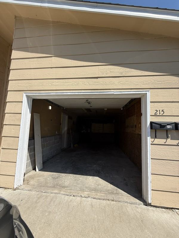 215 Fremont St - Photo 2 of 14