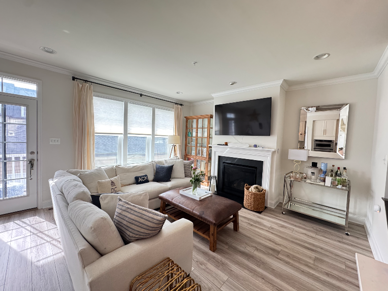 939 Holden Rd - Photo 3 of 14