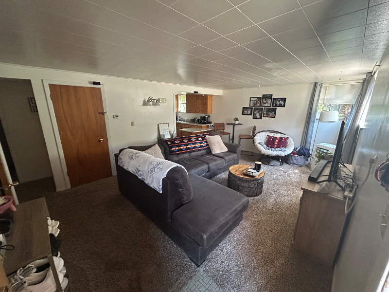 1103 Emigh St - Photo 2 of 13
