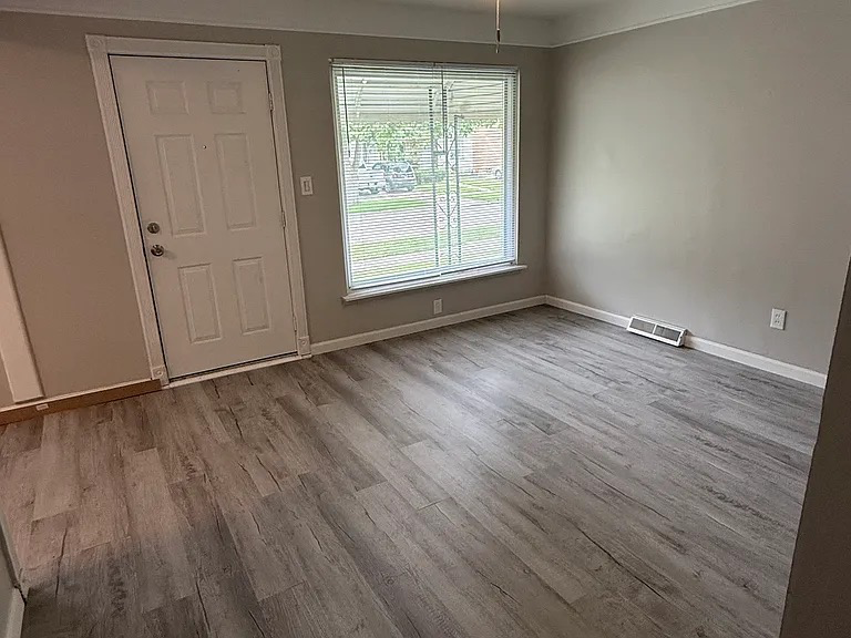17980 Ruth St - Photo 2 of 13