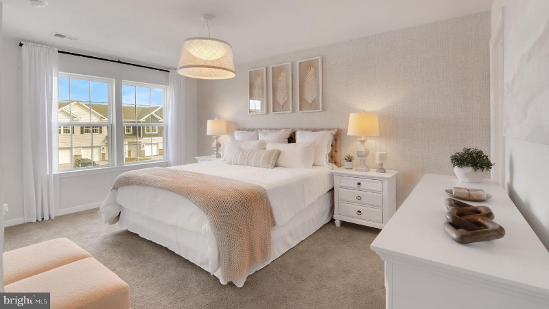 39 Whaler Ave - Photo 5 of 19