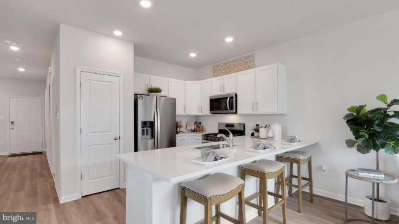 39 Whaler Ave - Photo 6 of 19