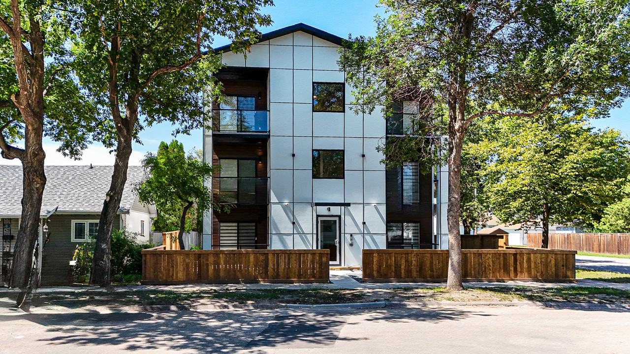 59 3 Street Northwest - Photo 2 of 24