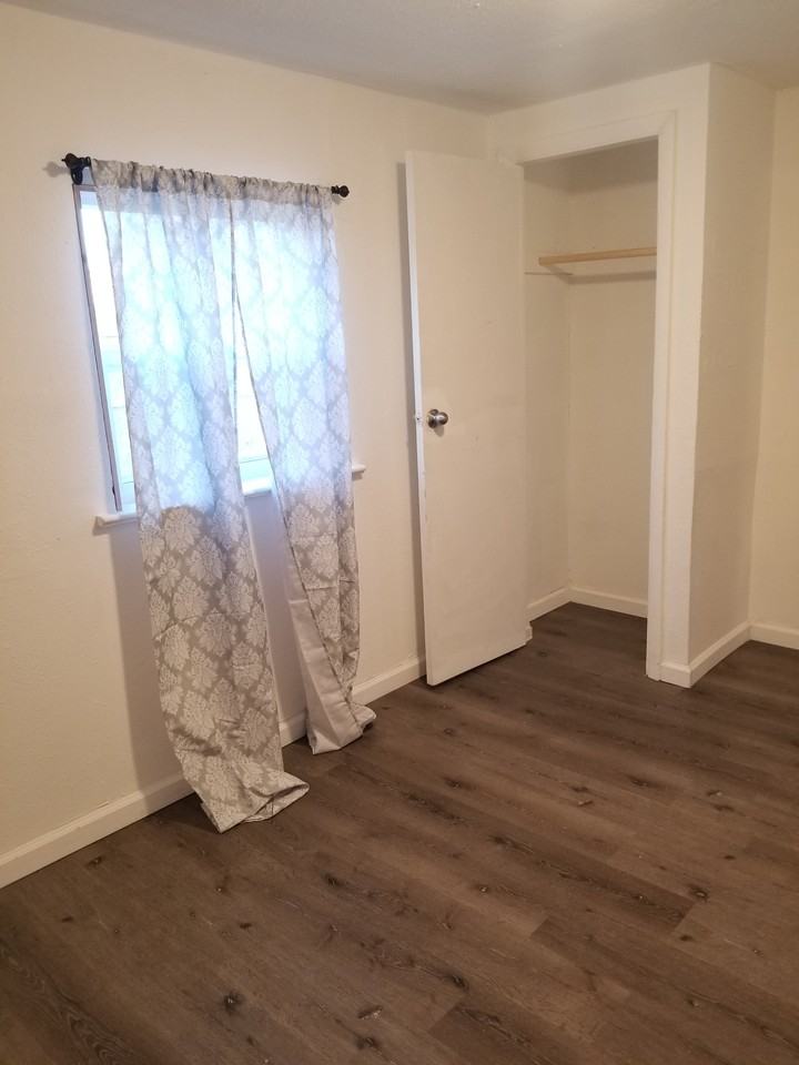 1815 E 8th St #NA - Photo 2 of 20