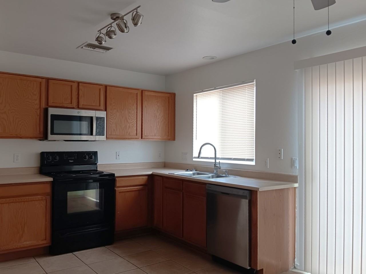 12423 North 121st Drive - Photo 3 of 21