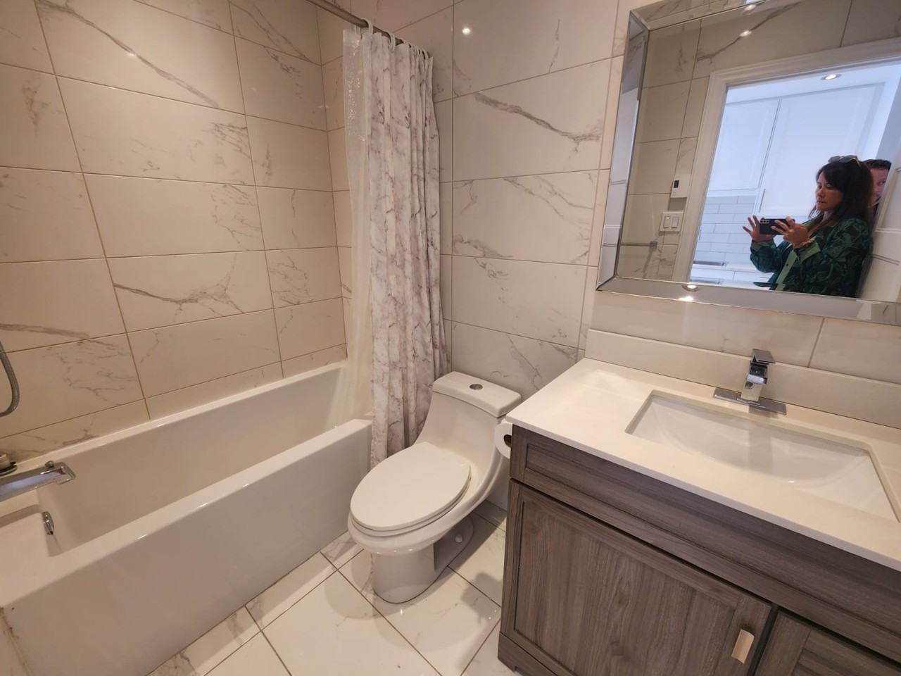 7194 6e Avenue #201 - Photo 3 of 18