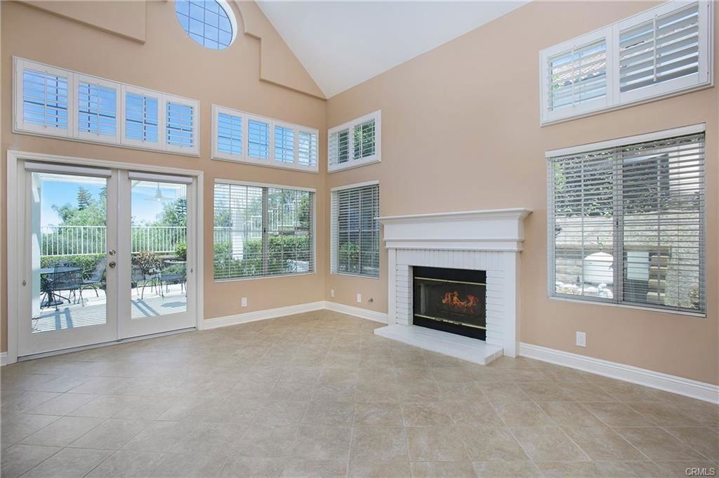 26711 Laurel Crest Dr - Photo 3 of 8