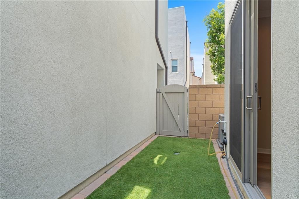 5544 Palm Dr - Photo 2 of 8