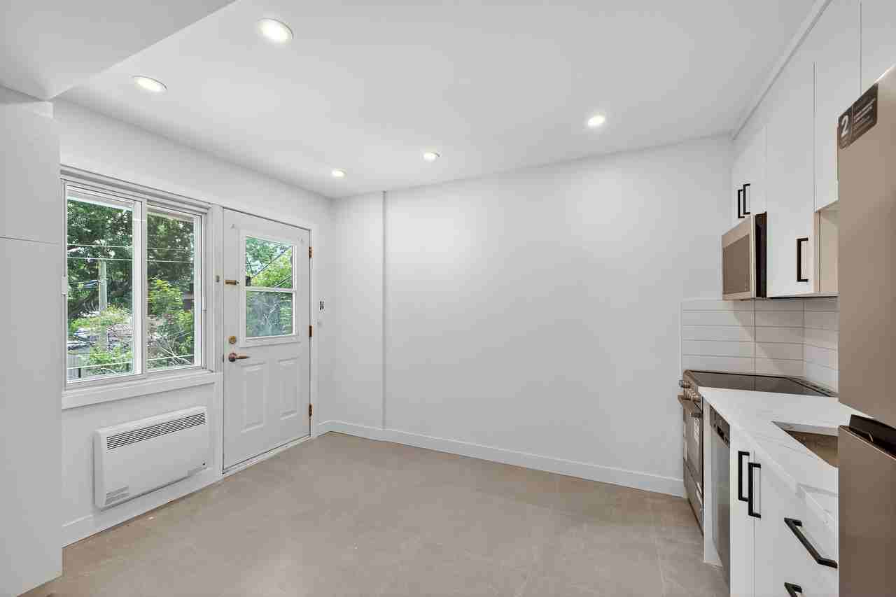 8520 Rue de Marseille - Photo 3 of 17