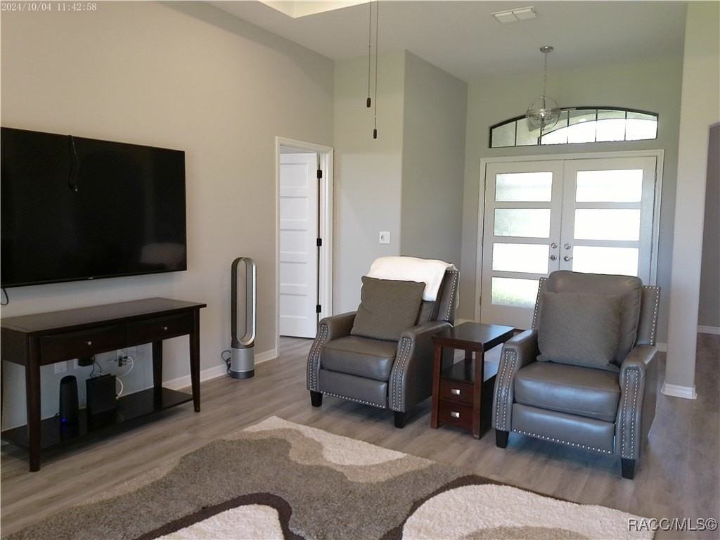 1381 N Spend A Buck Dr - Photo 4 of 33