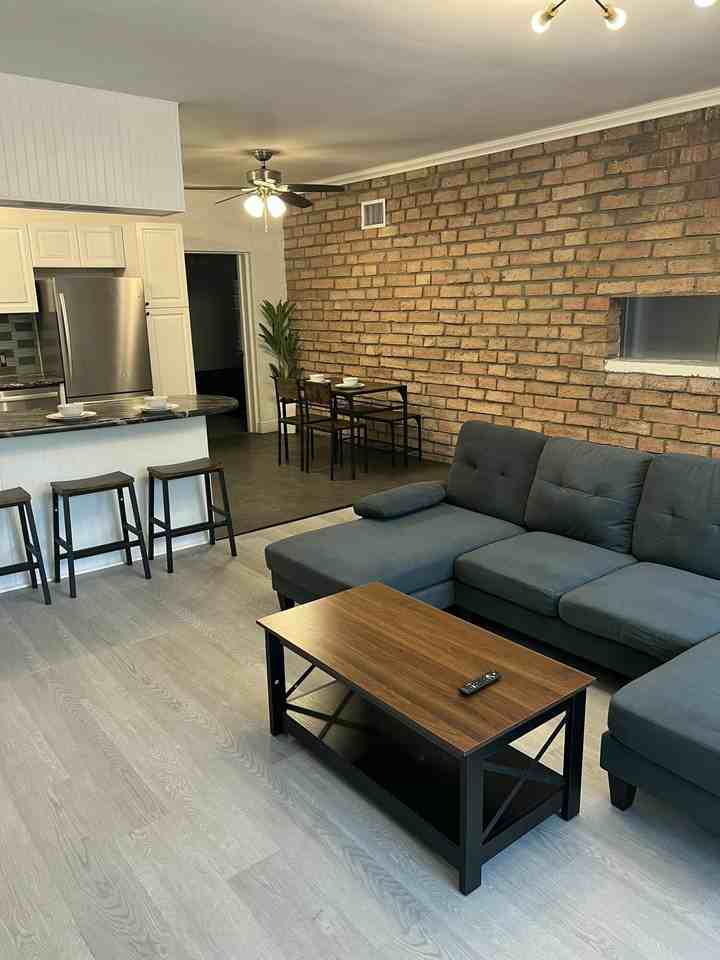 1016 Chipola Rd #B - Photo 5 of 17