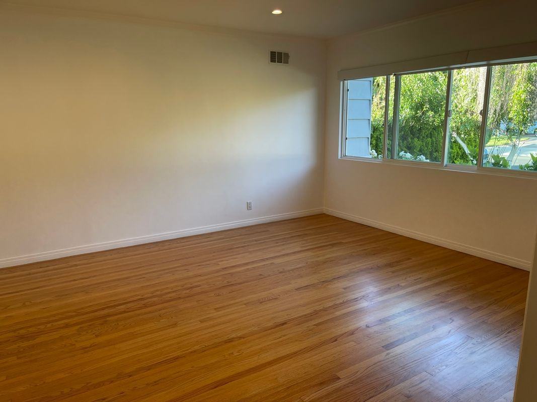 5623 Murietta Ave - Photo 2 of 7