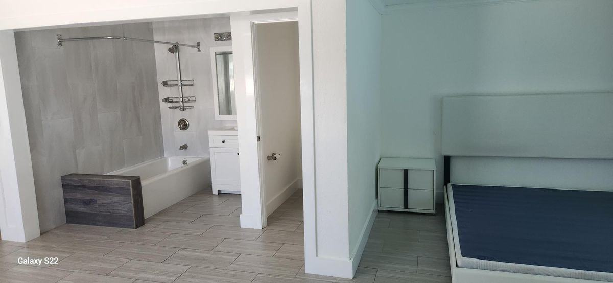 701 Ne 8th St - Photo 2 of 8