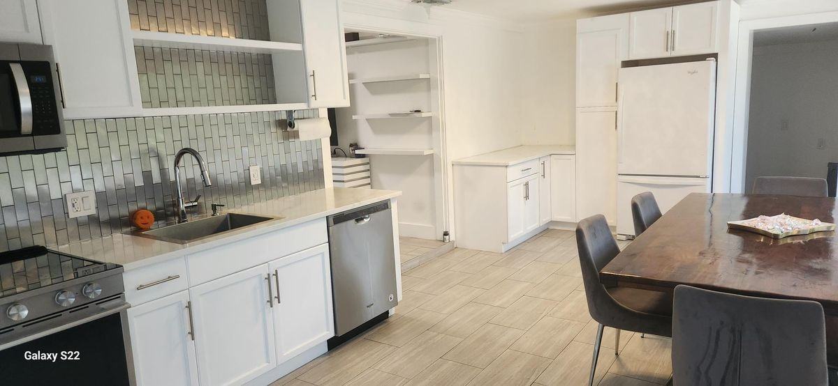 701 Ne 8th St - Photo 3 of 8