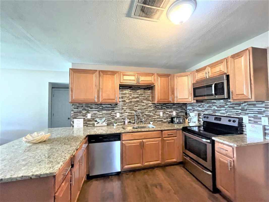 5106 104th St N - Photo 2 of 32