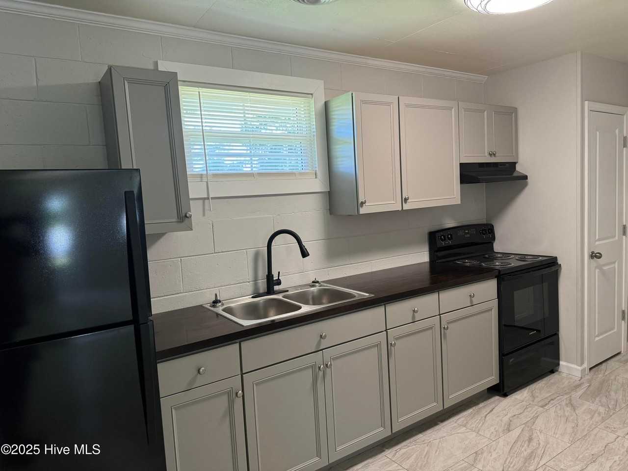 309 Jackson Street - Photo 2 of 7