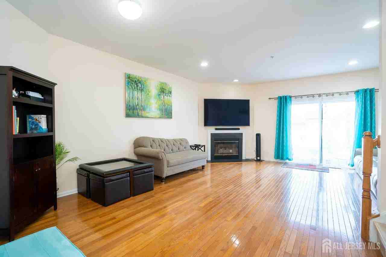 908 Blossom Circle - Photo 3 of 40