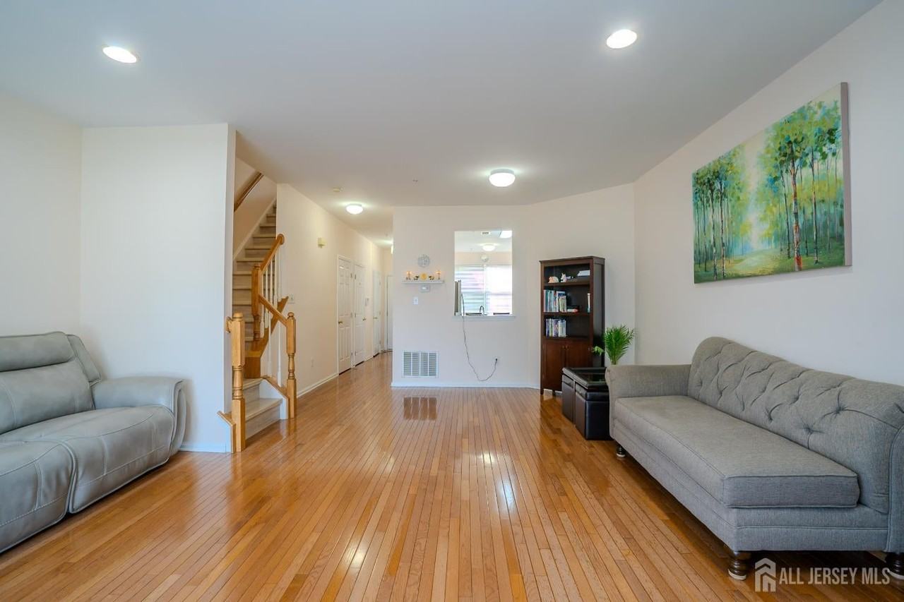 908 Blossom Circle - Photo 5 of 40