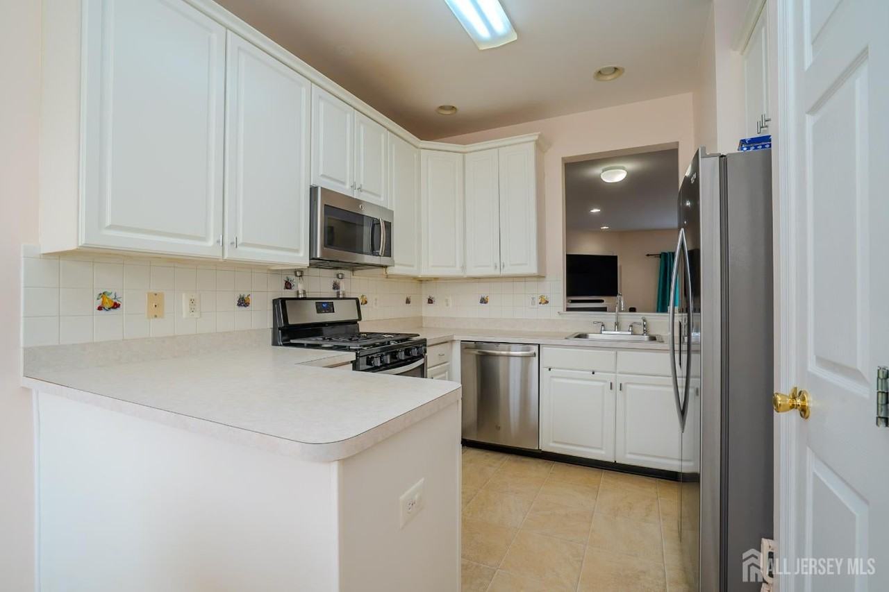 908 Blossom Circle - Photo 6 of 40