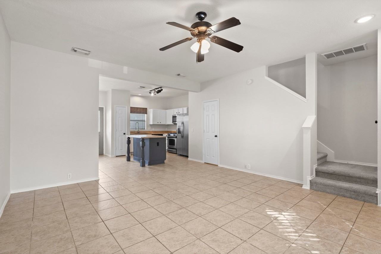 9735 Coyote Creek Dr - Photo 4 of 33